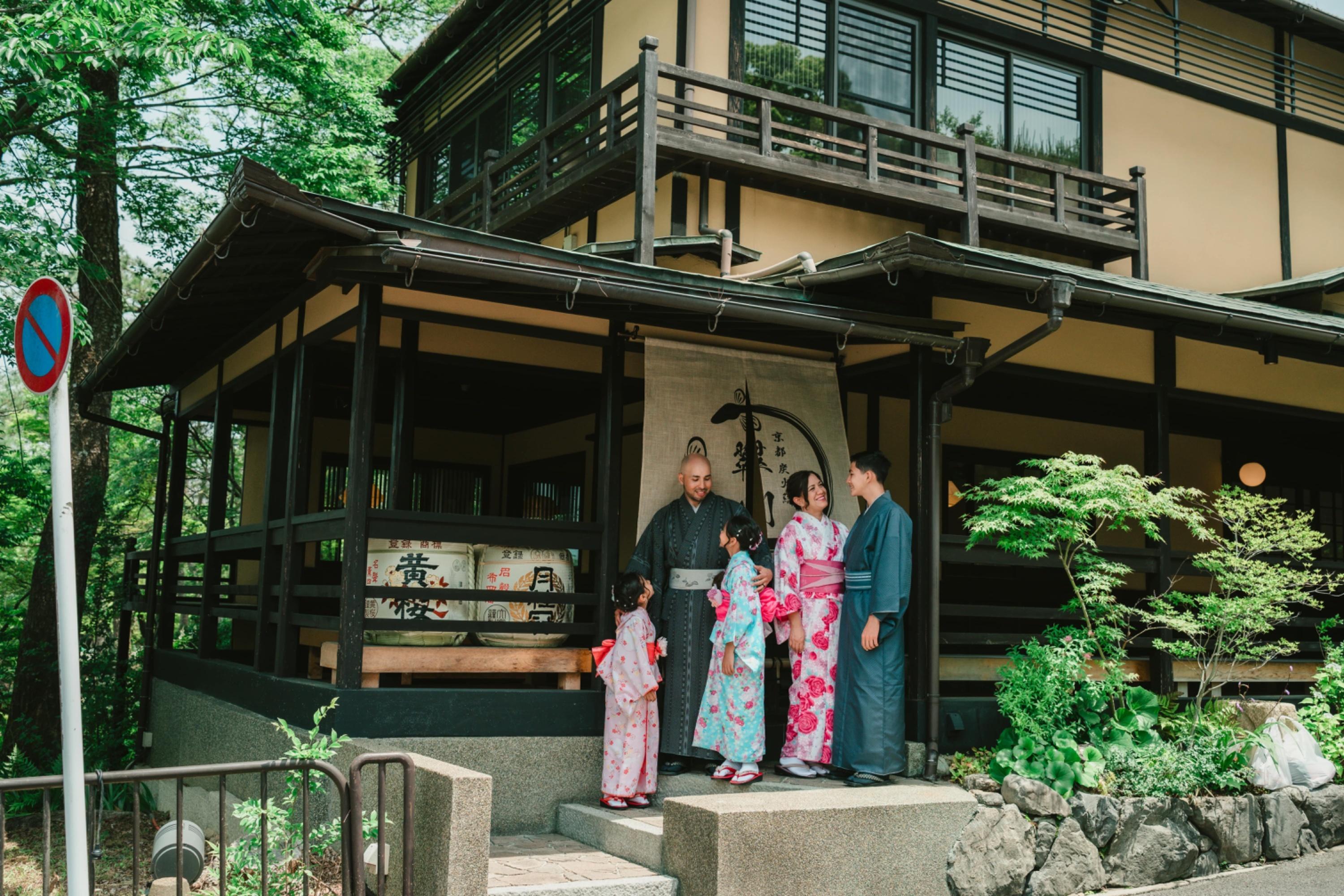 carousel-hero-element image-1